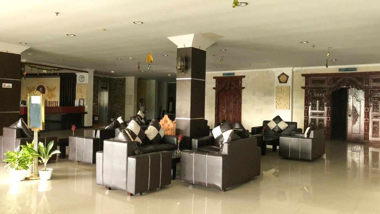 Grand Madani Hotel Mataram Extérieur photo