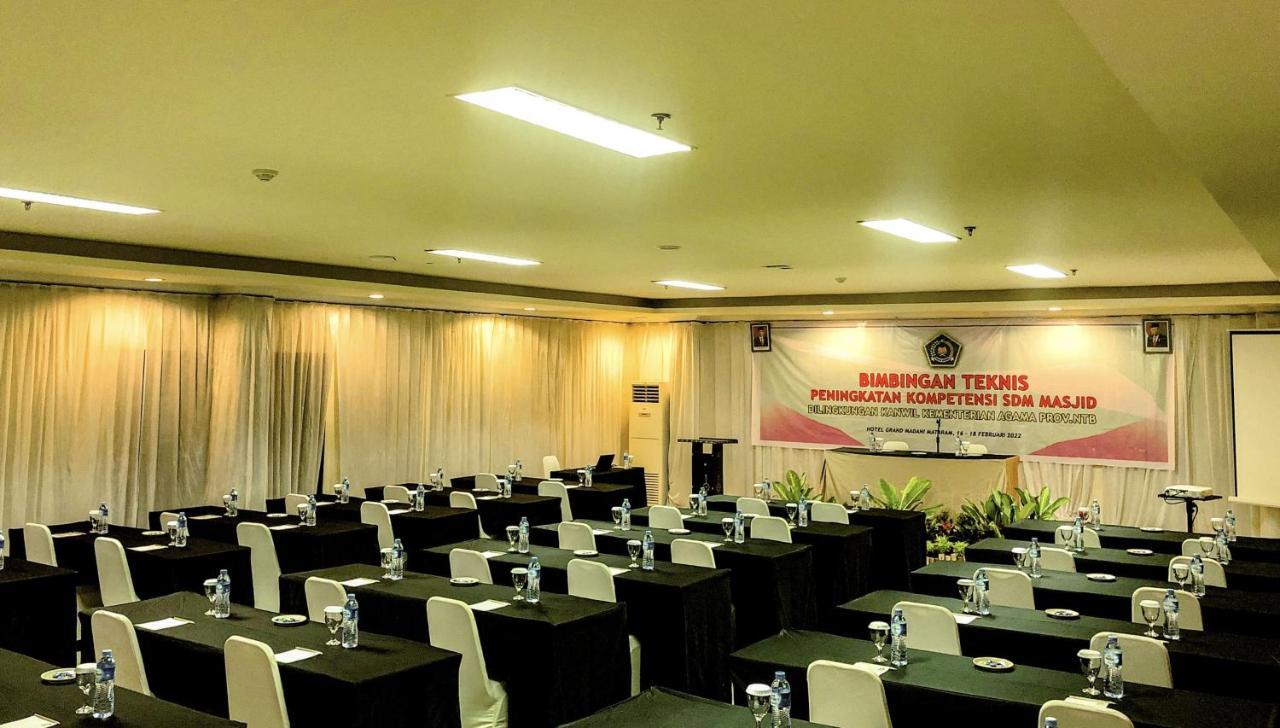 Grand Madani Hotel Mataram Extérieur photo