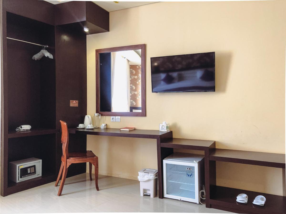 Grand Madani Hotel Mataram Extérieur photo