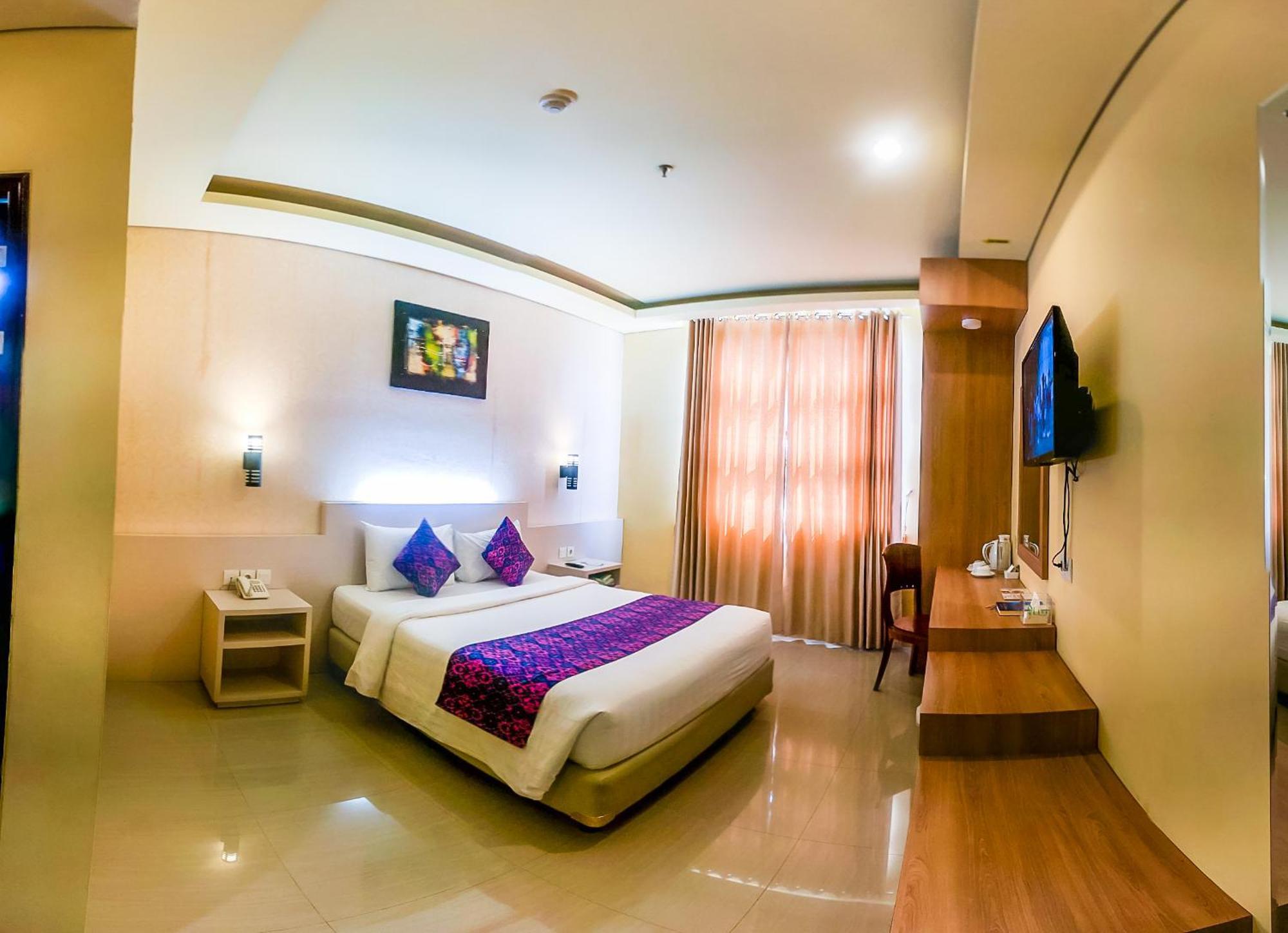 Grand Madani Hotel Mataram Extérieur photo