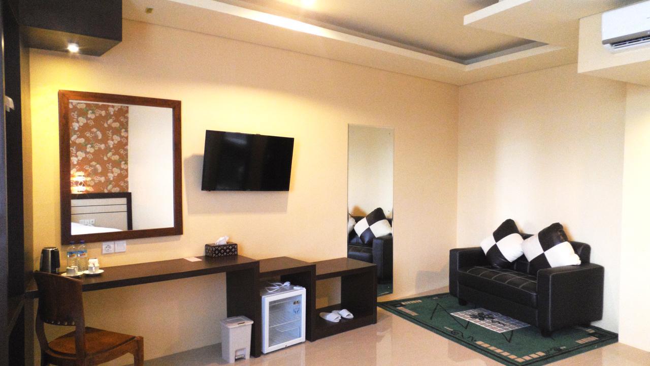 Grand Madani Hotel Mataram Extérieur photo
