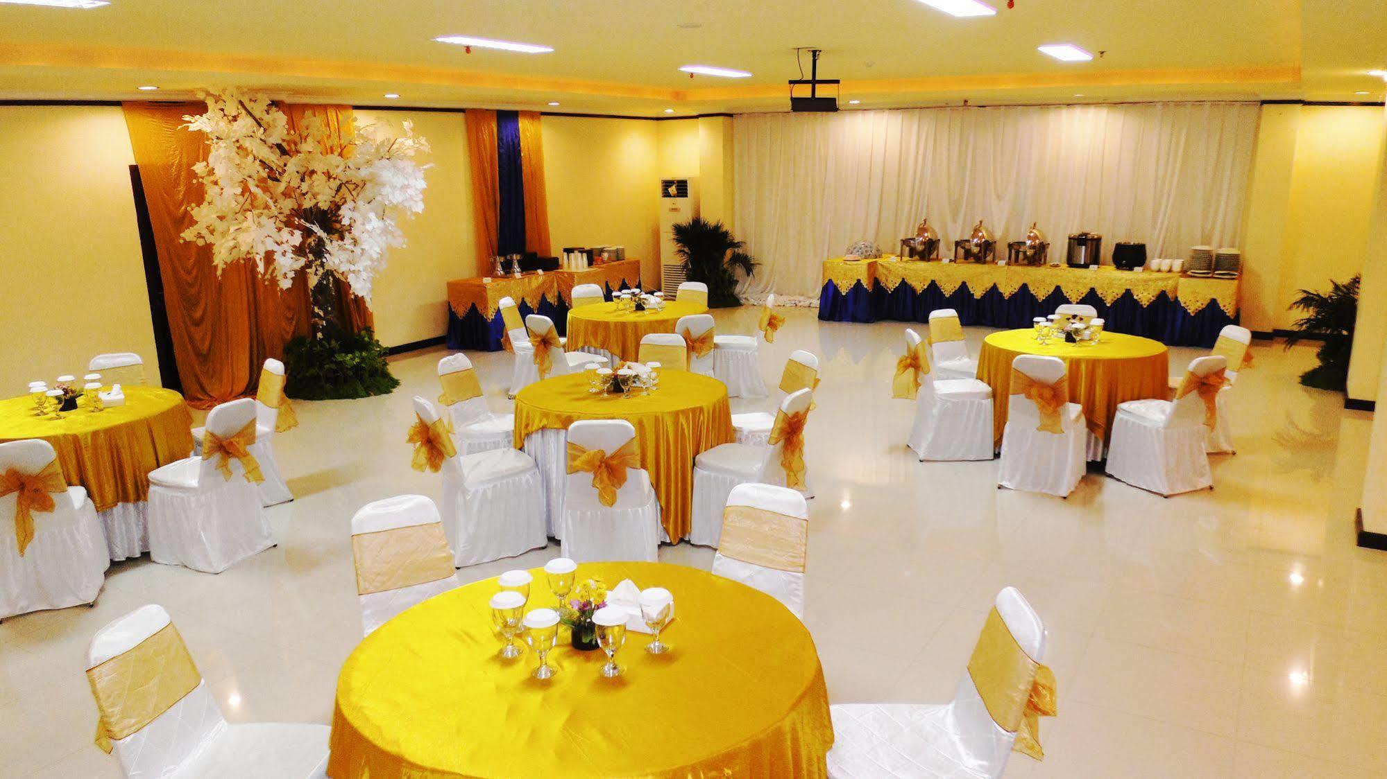 Grand Madani Hotel Mataram Extérieur photo