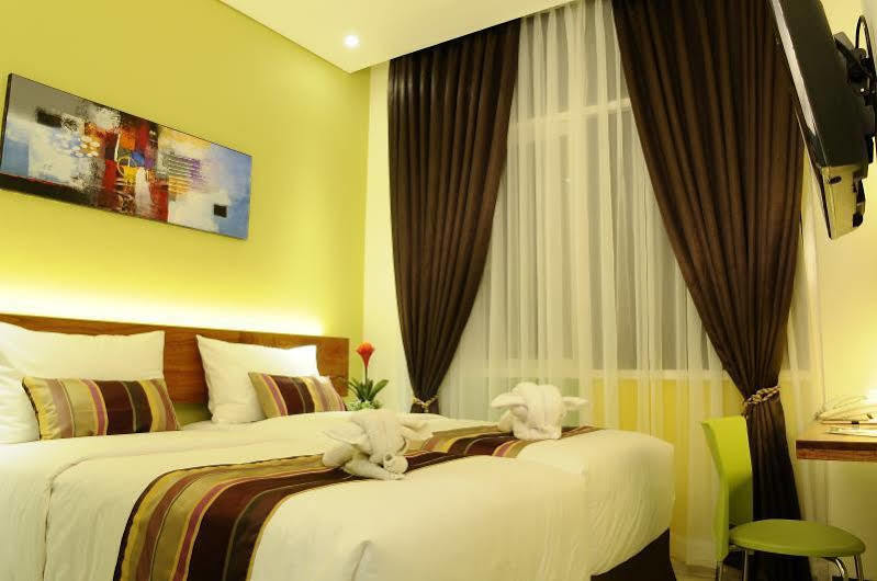 Grand Madani Hotel Mataram Extérieur photo